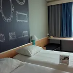 Ibis Centrum 2*