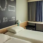 Ibis Centrum 2*