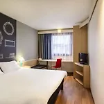 Ibis Centrum 호텔 2*