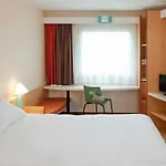Ibis Centrum 호텔 2*