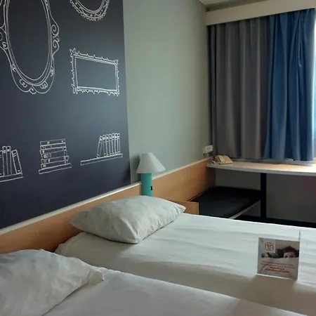 Ibis Centrum 2* 슈체친