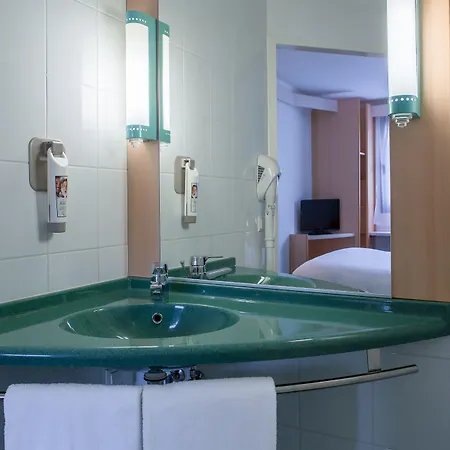 Ibis Centrum Hotel 2*