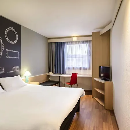Ibis Centrum Hotel 2*