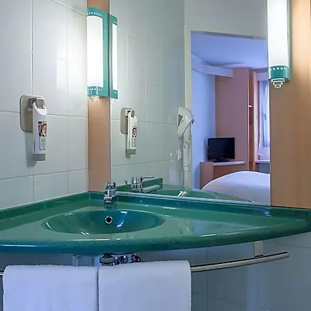 Ibis Centrum 호텔 슈체친