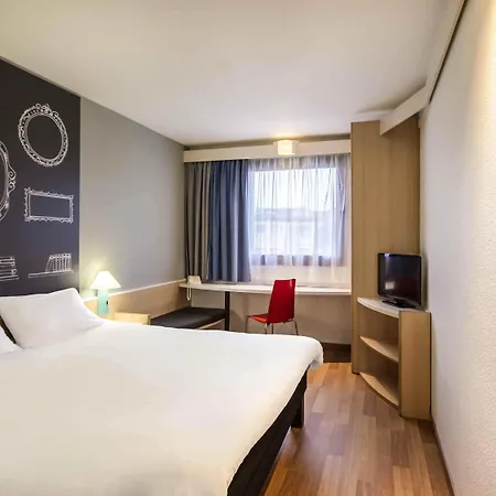 מלון Ibis Centrum 2*