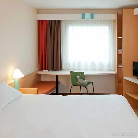 Ibis Centrum Hotel 2*